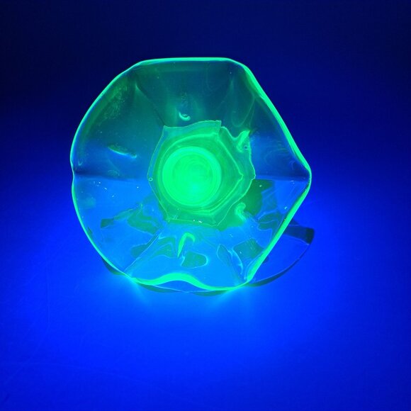 Vintage Green Vaseline Depression Uranium Glass Candlestick Holder - Picture 9 of 9